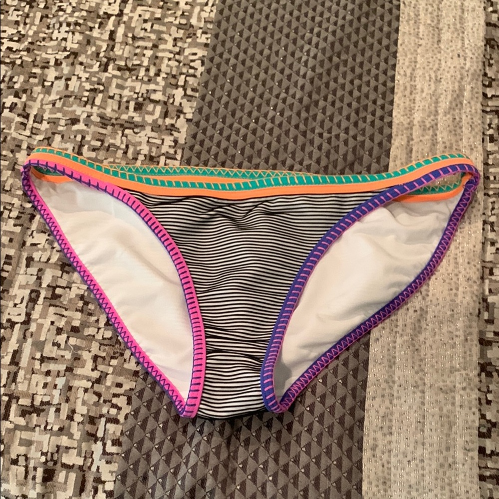 No Boundaries Multicolor Bikini Bottom 11-13
